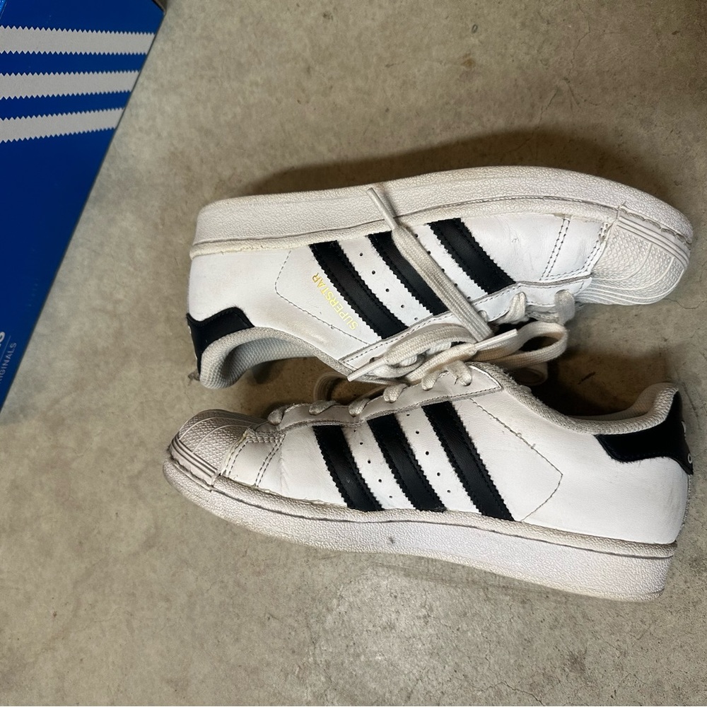 Adidas Superstar - Picture 3 of 4